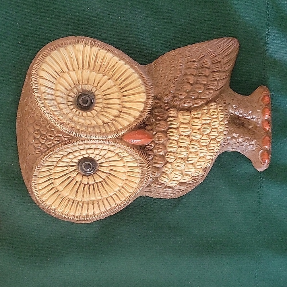 Vintage Retro Mid Century 70's Plastic Foam Big Eye Owl Wall Hanger Art